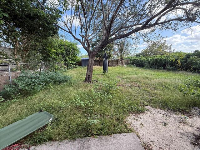12390 SW 217th St, Miami, FL 33170
