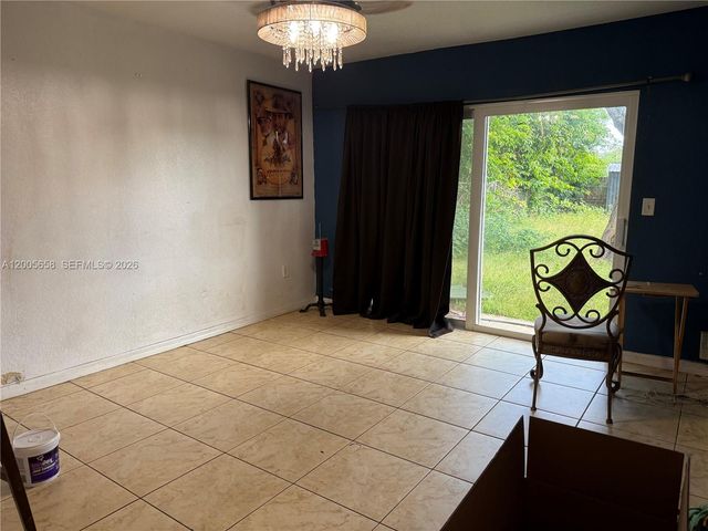 12390 SW 217th St, Miami, FL 33170