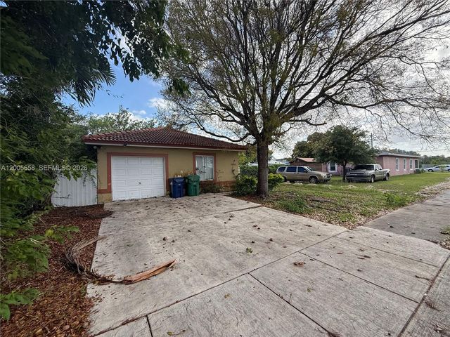 12390 SW 217th St, Miami, FL 33170