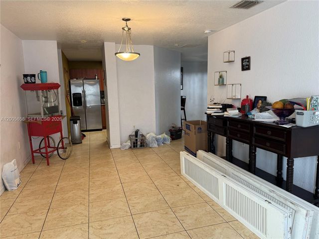 12390 SW 217th St, Miami, FL 33170