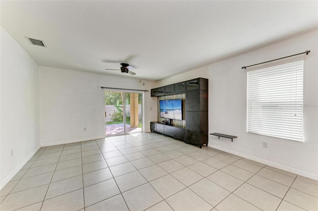 Image 11 of property listing at 123 SAN AVELLINO COURT, Bradenton, FL 34208