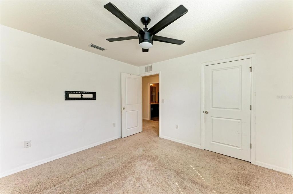Image 34 of property listing at 123 SAN AVELLINO COURT, Bradenton, FL 34208