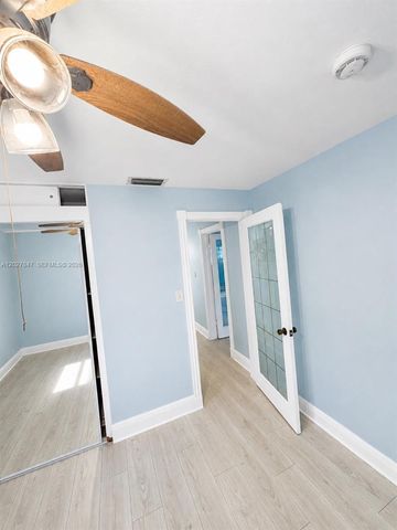 5651 NE 9th Ave, Oakland Park, FL 33334