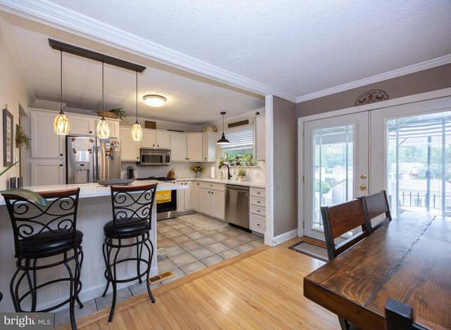 8 CRAIG DR, Clementon, NJ 08021