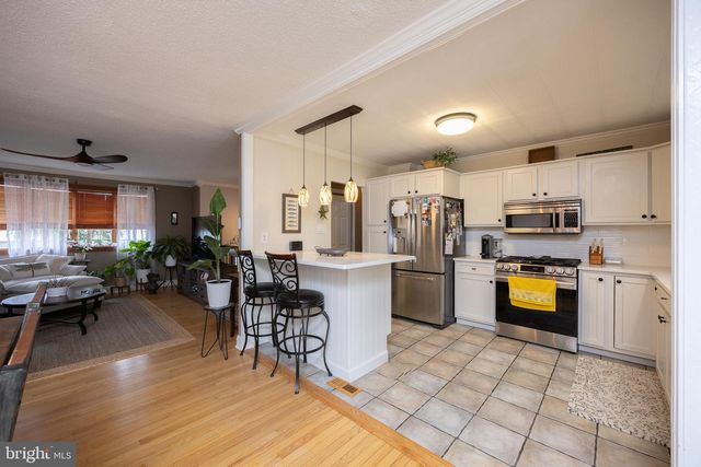 8 CRAIG DR, Clementon, NJ 08021