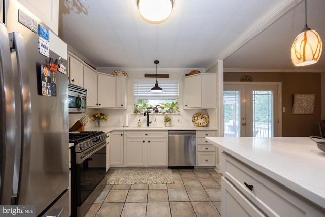 8 CRAIG DR, Clementon, NJ 08021