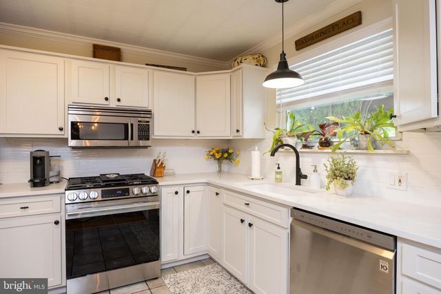 8 CRAIG DR, Clementon, NJ 08021