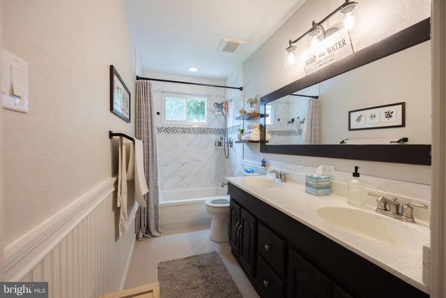 8 CRAIG DR, Clementon, NJ 08021