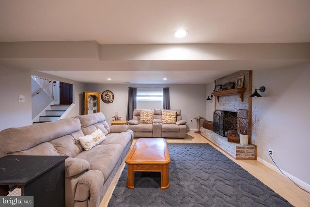 8 CRAIG DR, Clementon, NJ 08021