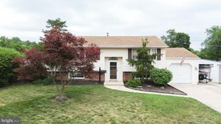 8 CRAIG DR, Clementon, NJ 08021