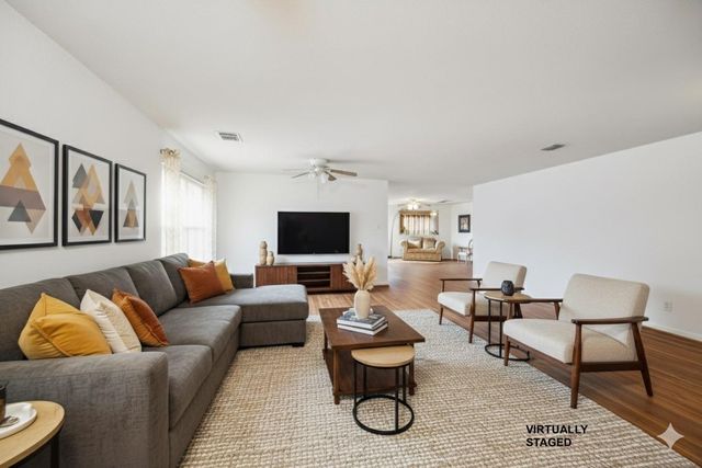 4710 Meadowthorn Court, Friendswood, TX 77546