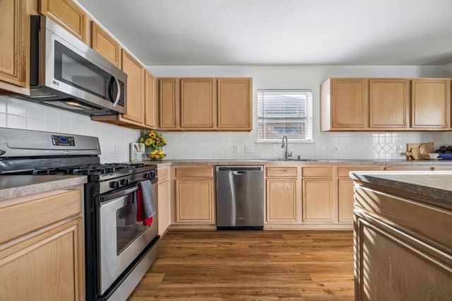 4710 Meadowthorn Court, Friendswood, TX 77546