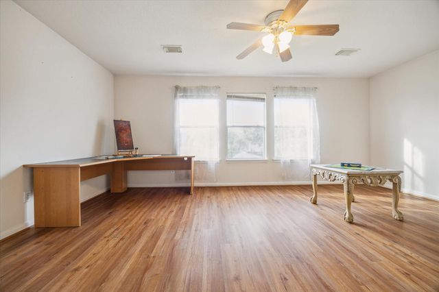 4710 Meadowthorn Court, Friendswood, TX 77546