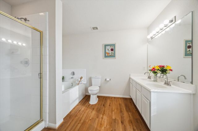 4710 Meadowthorn Court, Friendswood, TX 77546