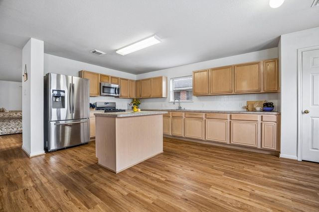 4710 Meadowthorn Court, Friendswood, TX 77546