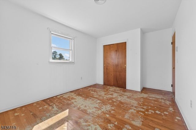 800 Lynda Rd, Lopatcong Twp., NJ 08865