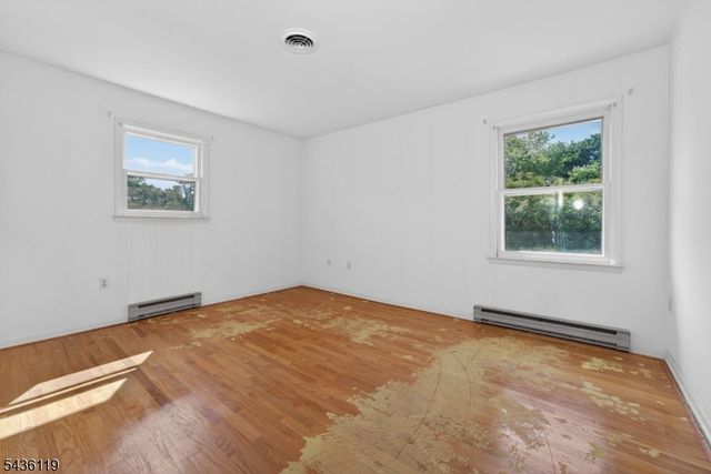 800 Lynda Rd, Lopatcong Twp., NJ 08865