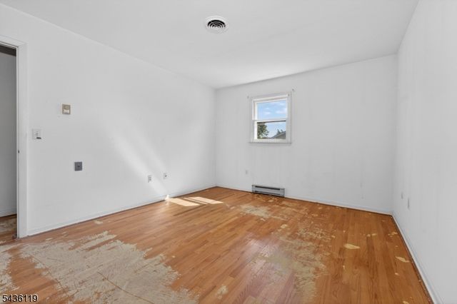 800 Lynda Rd, Lopatcong Twp., NJ 08865