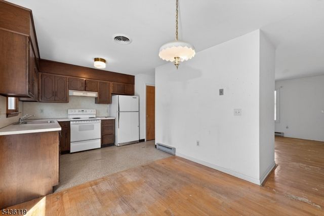 800 Lynda Rd, Lopatcong Twp., NJ 08865