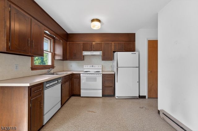 800 Lynda Rd, Lopatcong Twp., NJ 08865