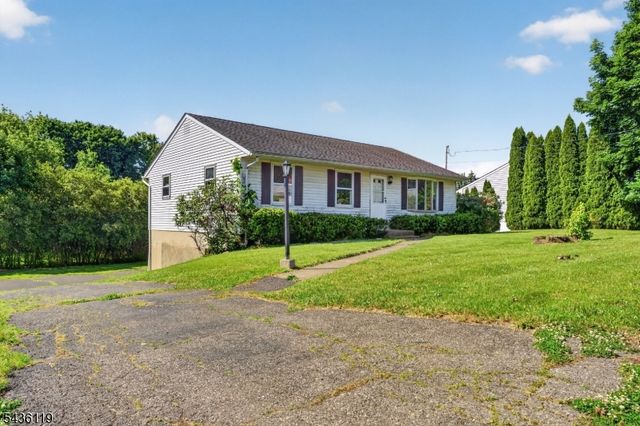 800 Lynda Rd, Lopatcong Twp., NJ 08865