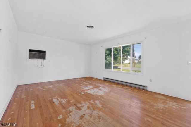 800 Lynda Rd, Lopatcong Twp., NJ 08865