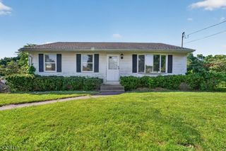800 Lynda Rd, Lopatcong Twp., NJ 08865