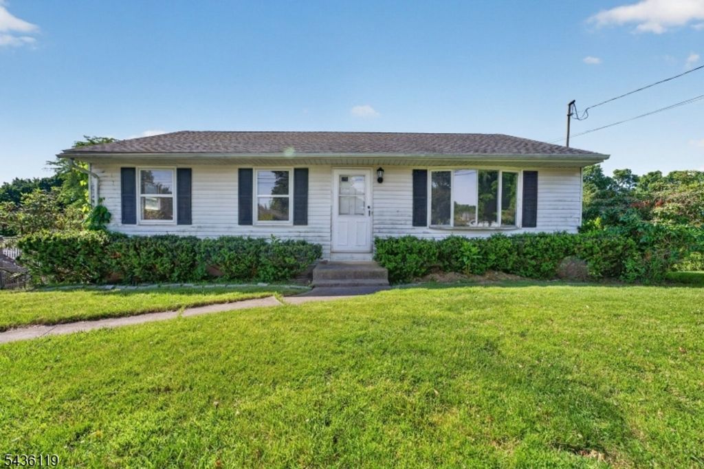 800 Lynda Rd, Lopatcong Twp., NJ 08865