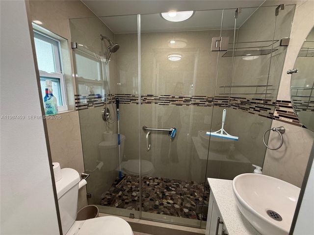 11602 NW 58th Ave EFF, Hialeah, FL 33012