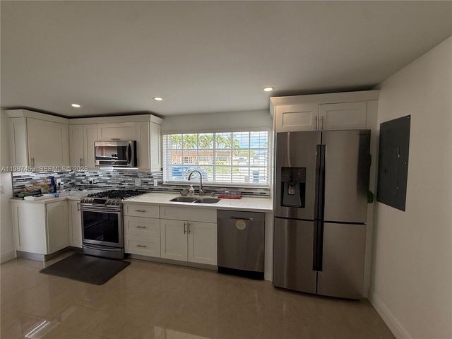 11602 NW 58th Ave EFF, Hialeah, FL 33012