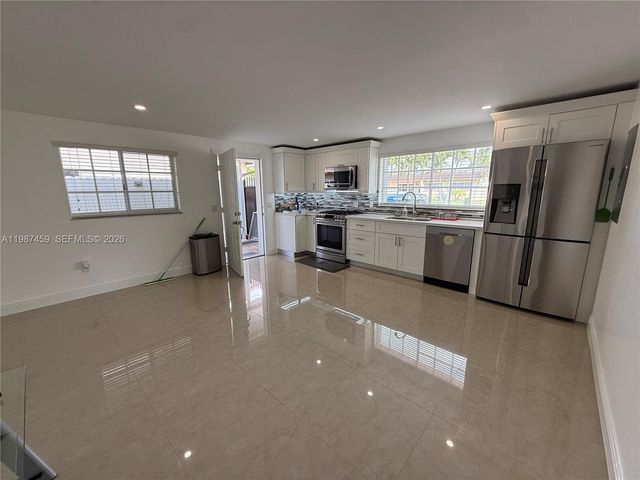 11602 NW 58th Ave EFF, Hialeah, FL 33012