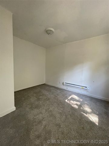 310 4th Avenue SE, Ardmore, OK 73401