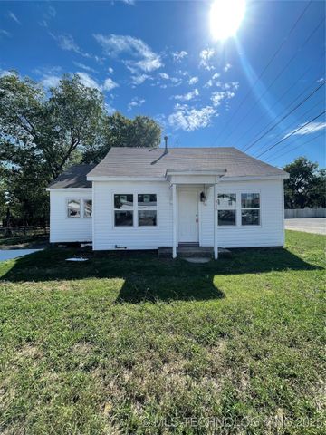 310 4th Avenue SE, Ardmore, OK 73401