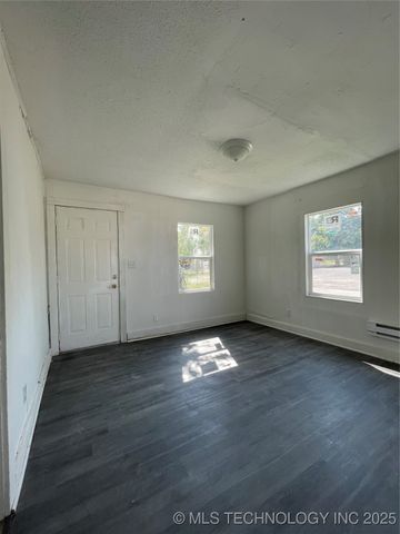 310 4th Avenue SE, Ardmore, OK 73401