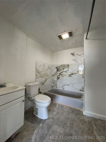 310 4th Avenue SE, Ardmore, OK 73401