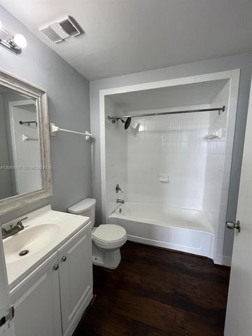 7400 W 20th Ave 111, Hialeah, FL 33016