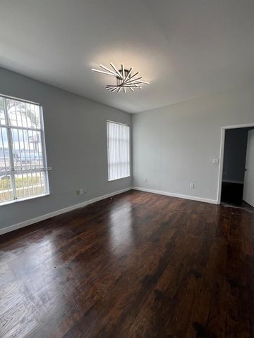 7400 W 20th Ave 111, Hialeah, FL 33016