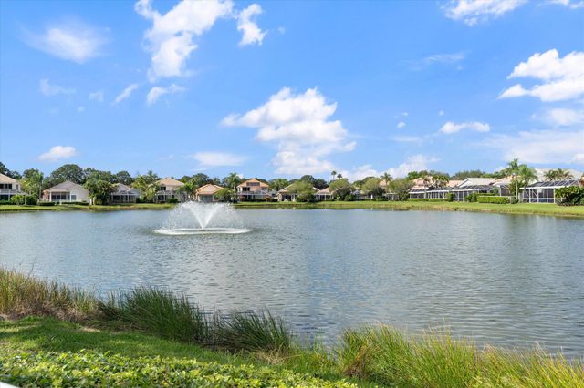 124 Eagleton Lane, Palm Beach Gardens, FL 33418