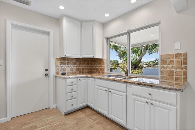 5907 NW 71st Avenue, Tamarac, FL 33321
