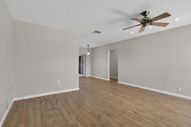 5907 NW 71st Avenue, Tamarac, FL 33321