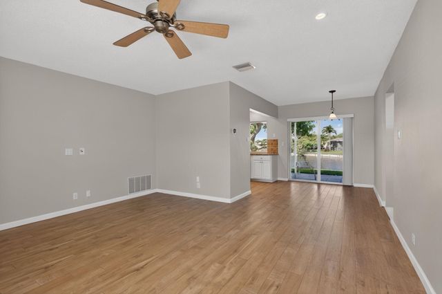 5907 NW 71st Avenue, Tamarac, FL 33321