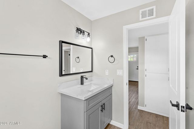 211 E CAMPO DESIERTO Road, Tempe, AZ 85288