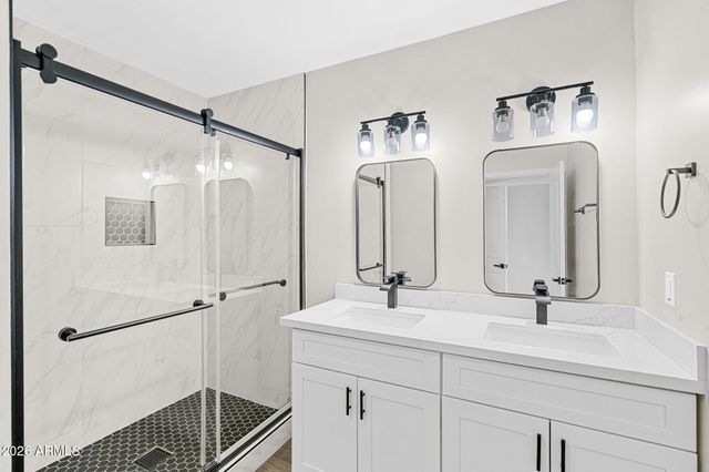 211 E CAMPO DESIERTO Road, Tempe, AZ 85288