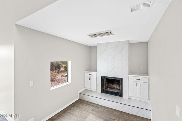 211 E CAMPO DESIERTO Road, Tempe, AZ 85288