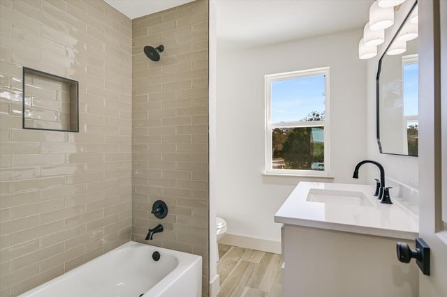424 SHADY BLUFF DR, Wimberley, TX 78676