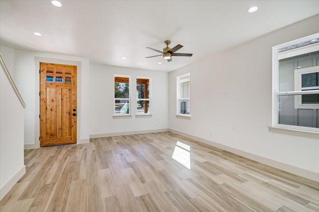 424 SHADY BLUFF DR, Wimberley, TX 78676