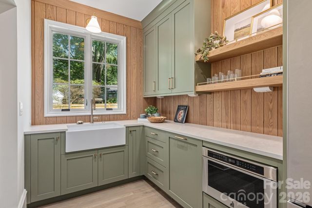 5555 Lansing Drive, Charlotte, NC 28270