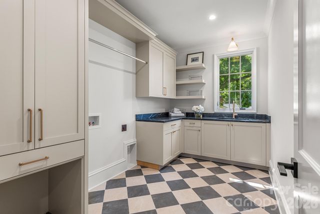 5555 Lansing Drive, Charlotte, NC 28270