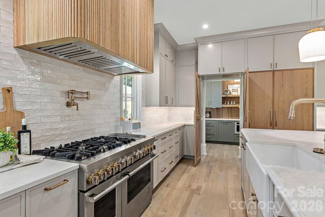5555 Lansing Drive, Charlotte, NC 28270