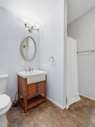 542 W Lake Drive, Weatherford, TX 76087